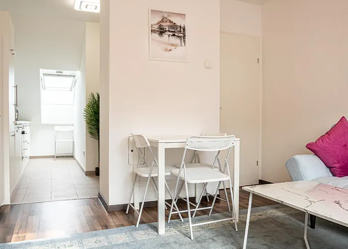 Airy Attic Apt.: Stylish At Penzing Area * Vienna