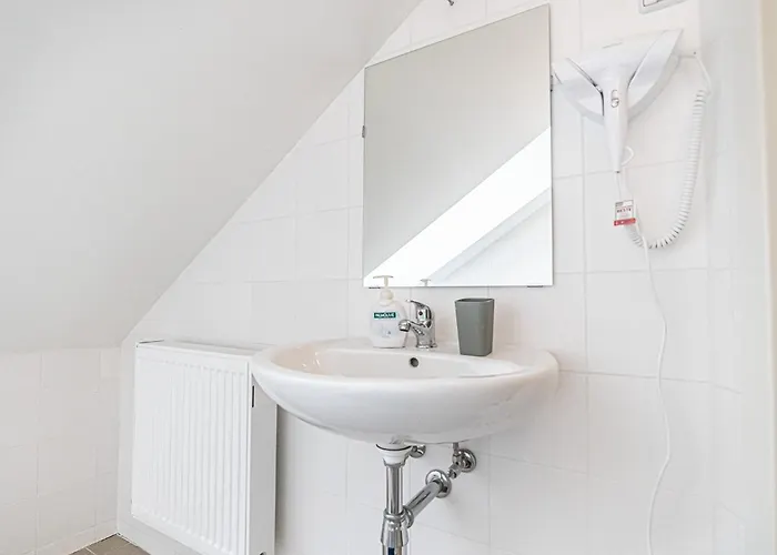 Apartment Airy Attic Apt.: Stylish At Penzing Area