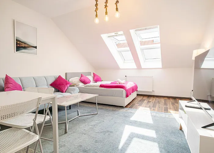 Apartment Airy Attic Apt.: Stylish At Penzing Area *